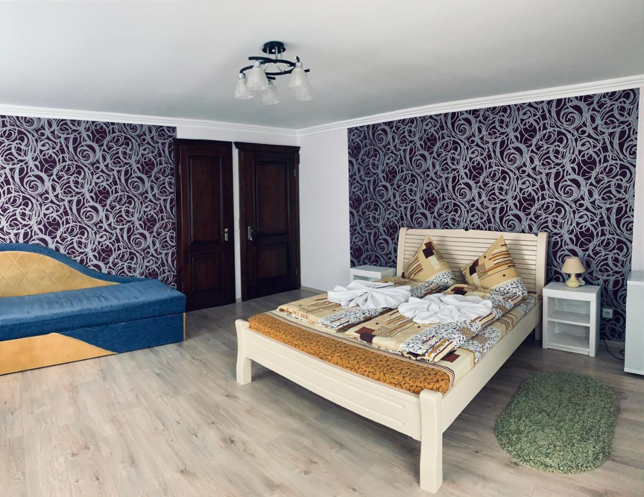 Arnica Hotel Yasinya Exterior photo